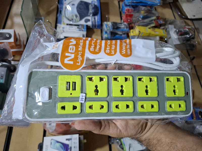 مشترك ٧ عين و ٢ مخرج usb